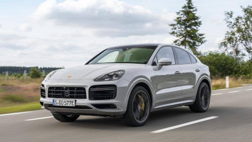 6. Porsche Cayenne Turbo S E-Hybrid 2021: Tăng tốc từ 0 – 96 km/h mất 3,6 giây, tốc độ tối đa đạt mức 295 km/h, giá bán từ 163.200 USD
