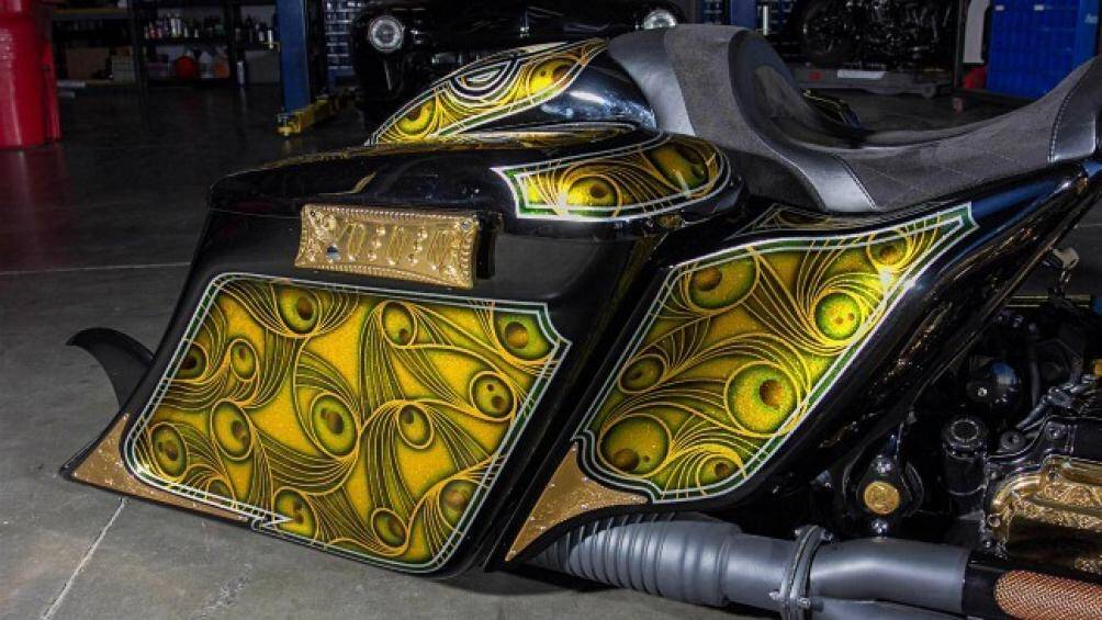 Mẫu xe dát vàng khắp nơi