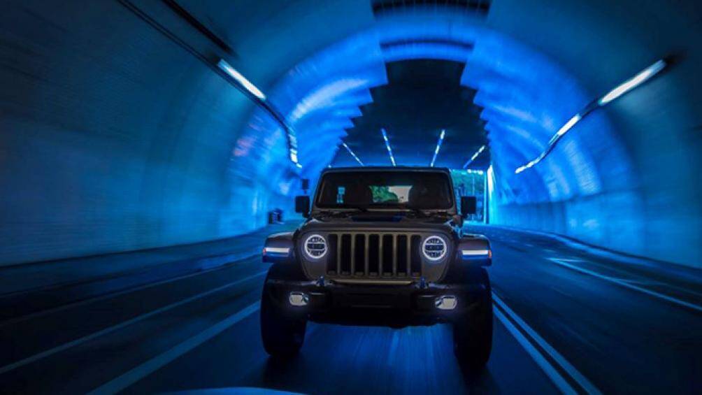 Jeep Wrangler 4xe 2021 chính là chiếc Wrangler tiết kiệm nhiên liệu nhất và có năng lực nhất từ trước tới nay