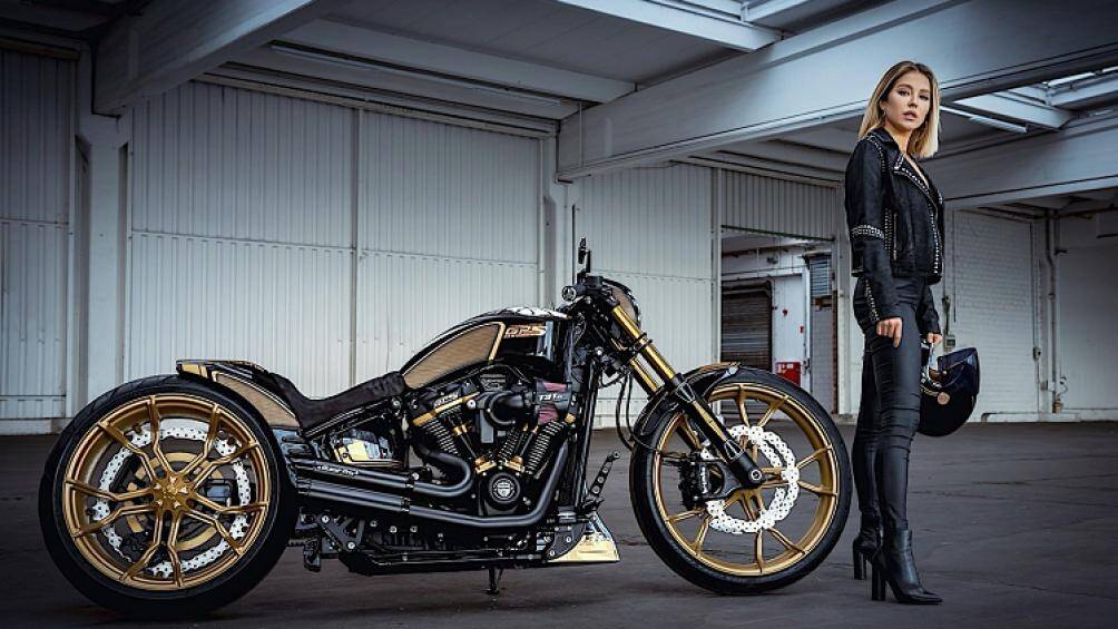 Xe sở hữu khối động cơ V-Twin đã được độ đến Stage IV với dung tích xylanh 2.146 cc, sản sinh công suất 123 mã lực, mô men xoắn cực đại 178 Nm