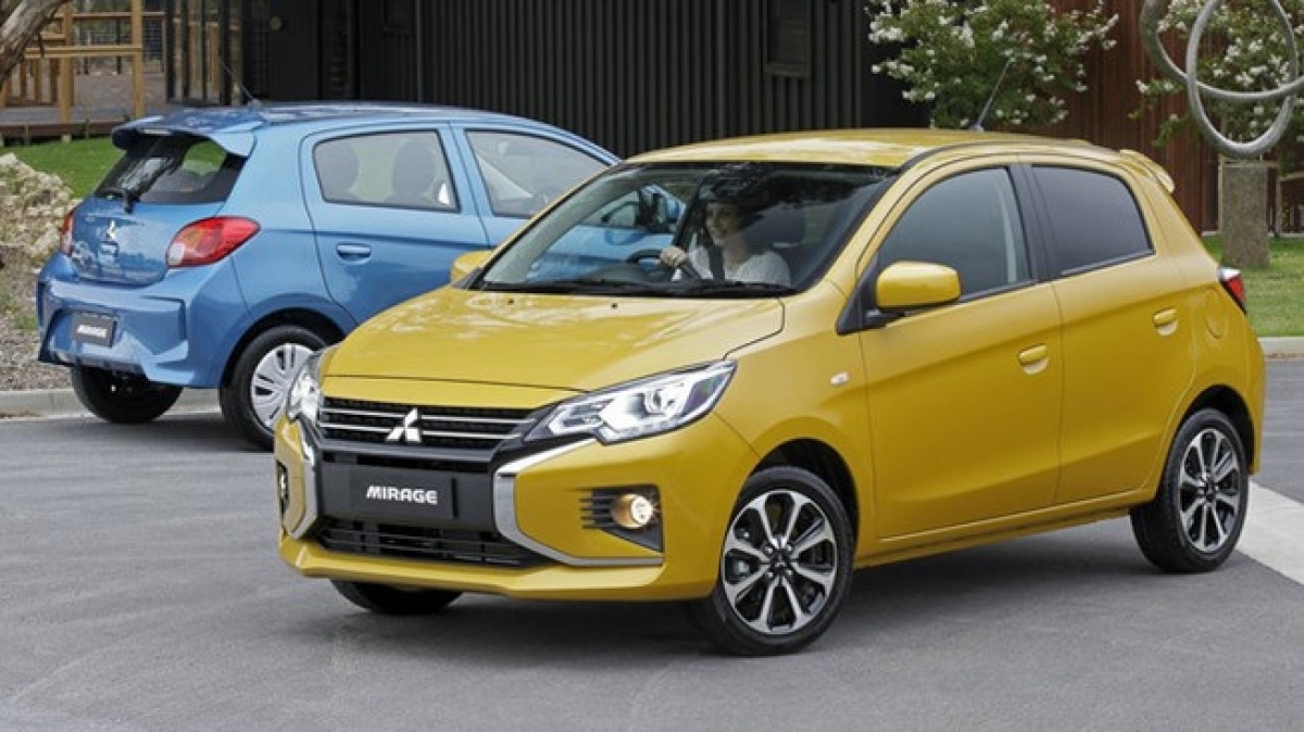 3. Mitsubishi Mirage
Giá niêm yết: 14.593 USD
Giá sau 5 năm: 6.087 USD
Khấu hao: 7.786 USD
Giá trị còn lại sau 5 năm: 43,2%
Với mức giá ít ỏi 15.000 USD (347 triệu đồng), bạn sẽ không thể nghĩ giá trị sau 5 năm của Mirage có thể giảm hơn một nửa. Đây là chiếc xe cỡ nhỏ có hiệu suất lên tới 78 mã lực được rất nhiều người ưa chuộng.
Tuy nhiên, nếu muốn tìm kiếm một chiếc mini qua sử dụng ở trạng thái tốt nhất thì khách hàng nên lựa Soul (Kia) hoặc Fit (Honda).