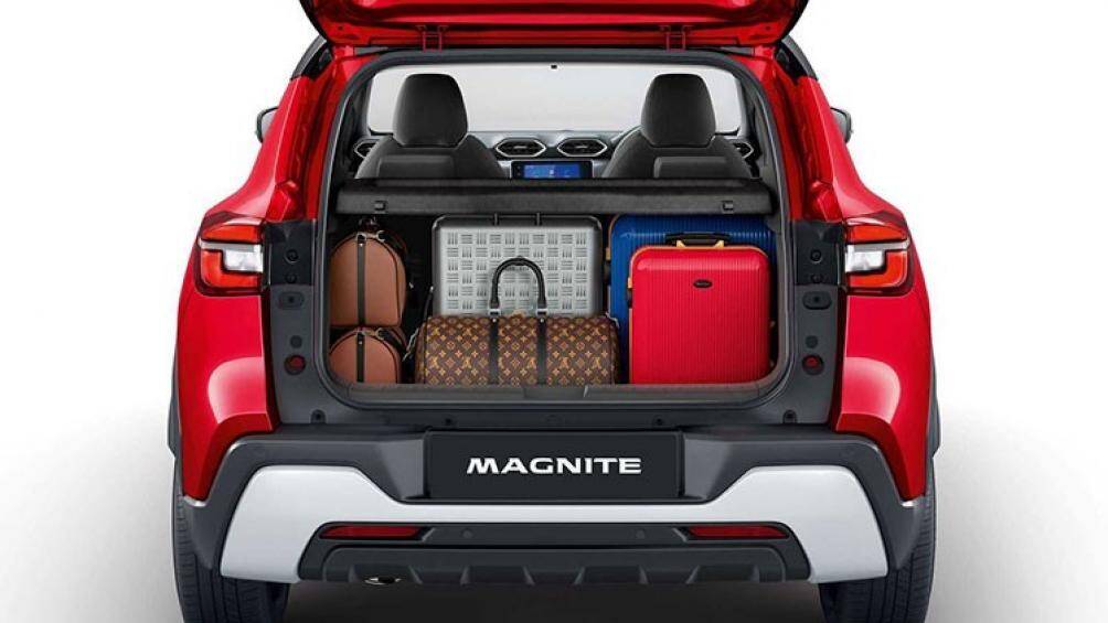 Ngoài ra Magnite cũng sở hữu nút bấm khởi động, cửa sổ bên lẫn gương bên chỉnh điện, tựa tay cỡ lớn cho hàng ghế trước