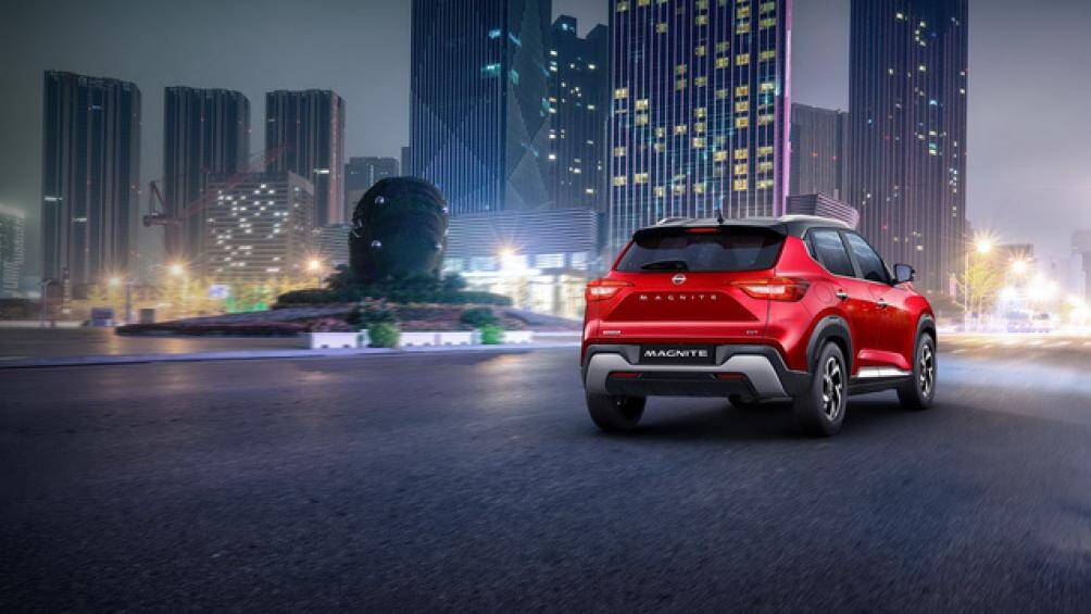 Magnite bán ra tại Indonesia với ba phiên bản, giá 14.600 - 16.700 USD (337 - 386 triệu đồng)