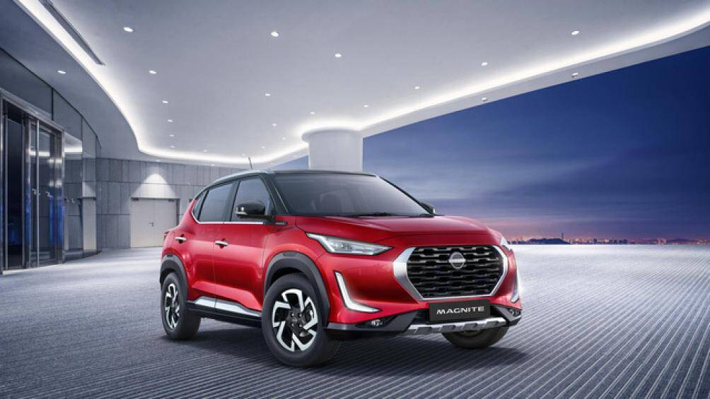 Về thiết kế, đầu xe Magnite sử dụng capo thuôn dài, tản nhiệt đúng chất Dacia, cùng đèn LED bên ngày hình móc câu tách biệt hẳn bên dưới