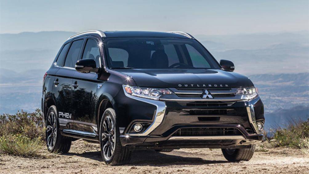 7. Mitsubishi Outlander 2020 (sức chứa khoang hành lý khi gập hàng ghế sau: 1.886 lít)