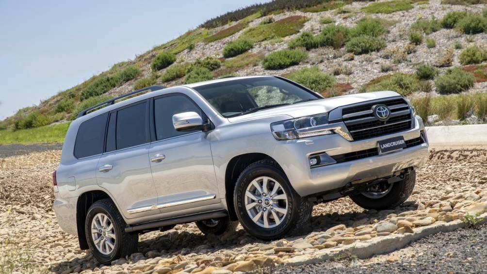 Toyota Land Cruiser mới đây vừa trình làng phiên bản mới được nâng cấp cả ngoại thất lẫn nội thất mang tên Horizon với số lượng giới hạn 400 xe