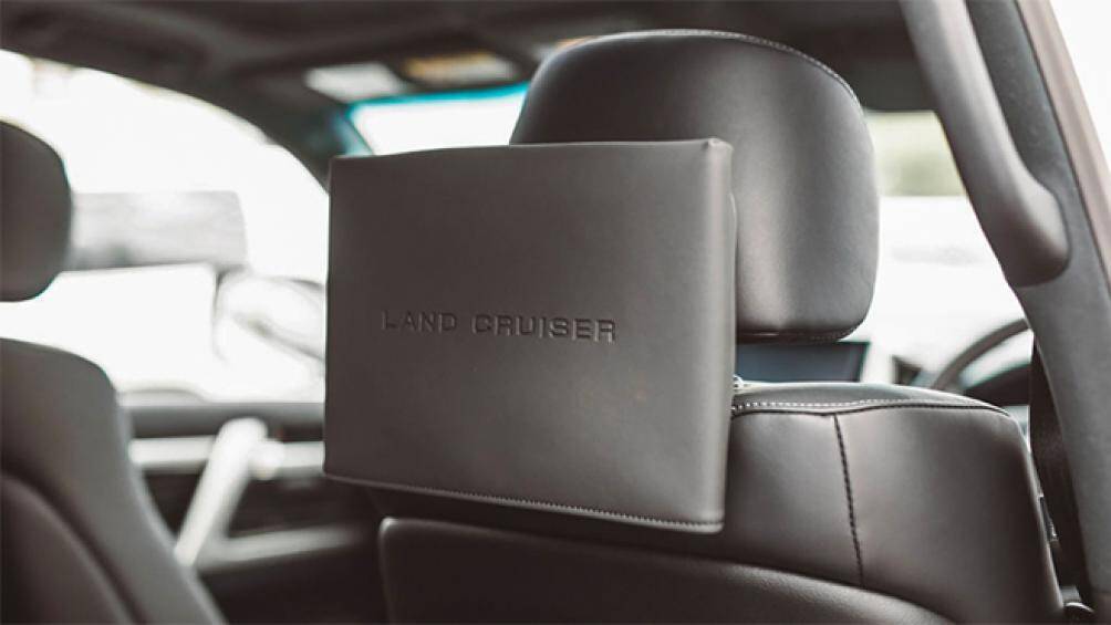 Bộ phần mềm hỗ trợ lái xe Toyota Safety Sense bao gồm: Hệ thống kiểm soát hành trình chủ động, đèn chiếu tự động, cảm biến điểm mù...