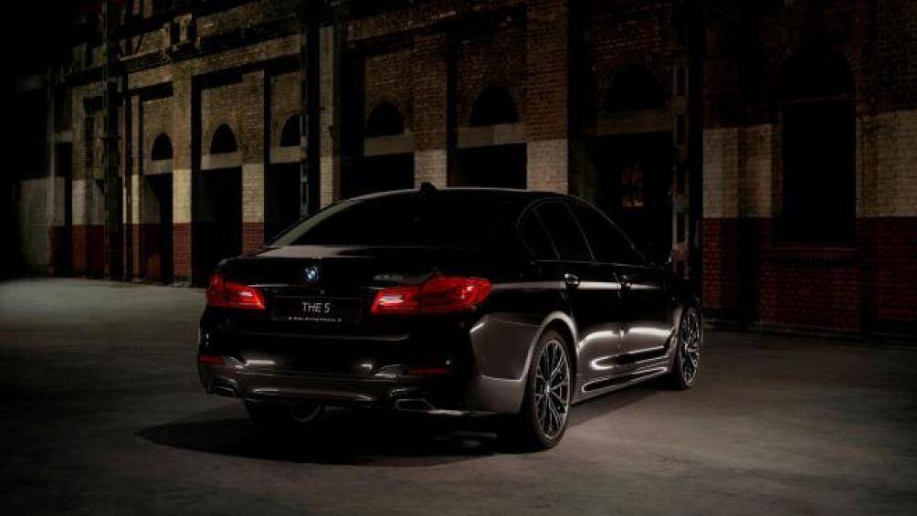 Trong khi nhà sản xuất đã tiến hành một chút thay đổi để khiến chiếc xe trông mới mẻ hơn với phiên bản 2021