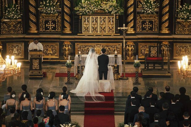 Váy cưới của Meghan Markle và Công nương Kate được tìm kiếm nhiều nhất năm  2021 | VOV.VN