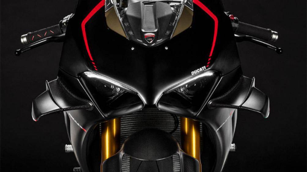 Tại thị trường Mỹ, Ducati Panigale V4 R có giá khoảng 40.000 USD. Năm ngoái, mẫu xe này từng được giới thiệu tại Thái Lan và bán với 2,99 triệu baht ( 2,3 tỷ đồng)