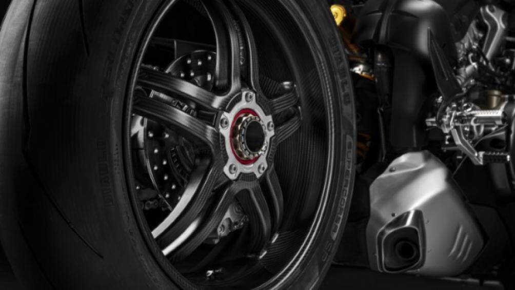 Bộ vành nhôm Marchesini đi kèm lốp Pirelli Diablo Supercrosa SP