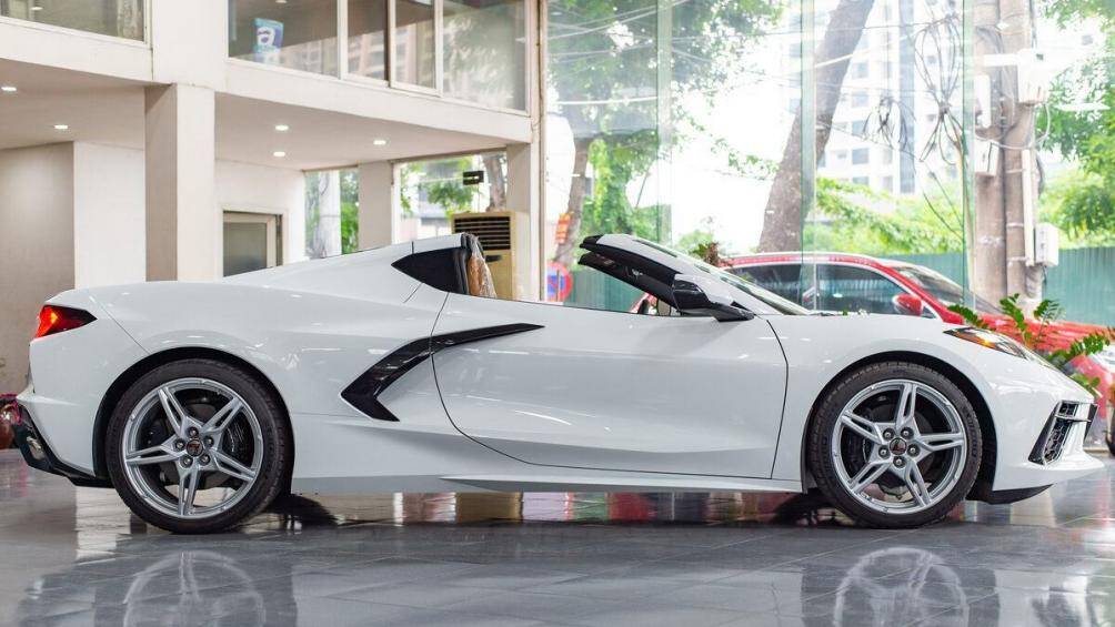 10. Chevrolet Corvette 2021 (giá khởi điểm: 58.900 USD)