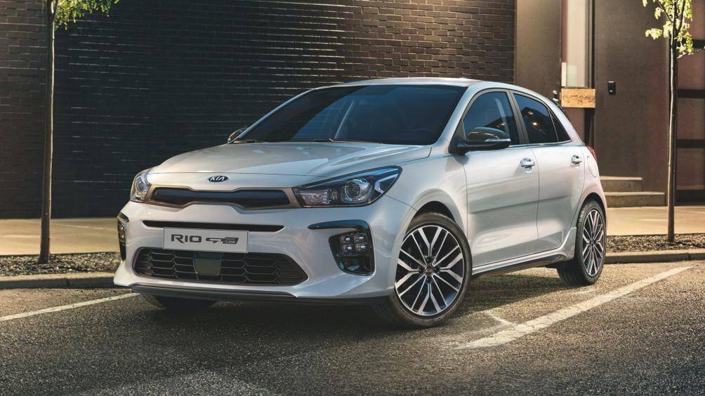 Trên phiên bản Rio S cao cấp nhất giá từ 16.690 USD (385 triệu đồng) có thêm tính năng kiểm soát hành trình, chìa khóa thông minh, khởi động nút bấm...