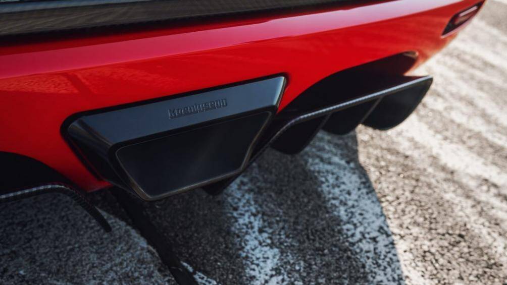 Koenigsegg trang bị cho Agera RS khối động cơ V8 tăng áp kép, dung tích 5.0 lít tạo ra công suất 1.160 mã lực và lên đến 1.360 mã lực