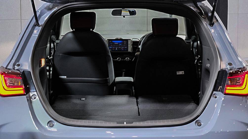 Đèn hậu trên City Hatchback được làm mới gợi đôi chút ấn tượng giống Mercedes-Benz A-Class