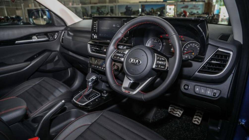 Dù có giá bán cao hơn phiên bản hiện tại ở Việt Nam nhưng Kia Seltos 2021 mới ra mắt tại Malaysia lại có trang bị nghèo nàn hơn hẳn