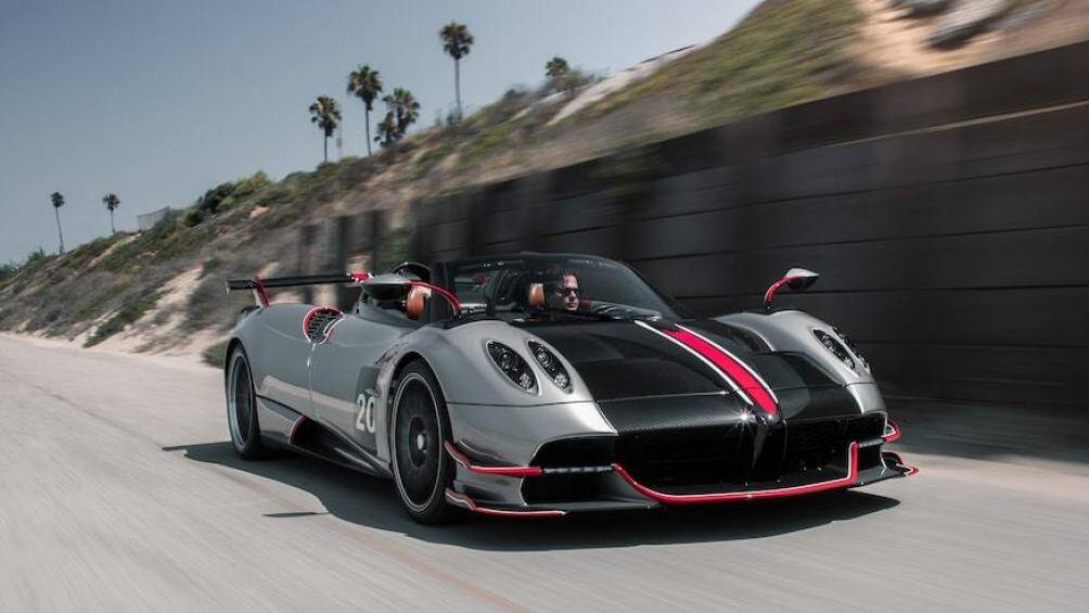 10. Pagani Huayra Roadster BC (vận tốc tối đa: 338 km/h)