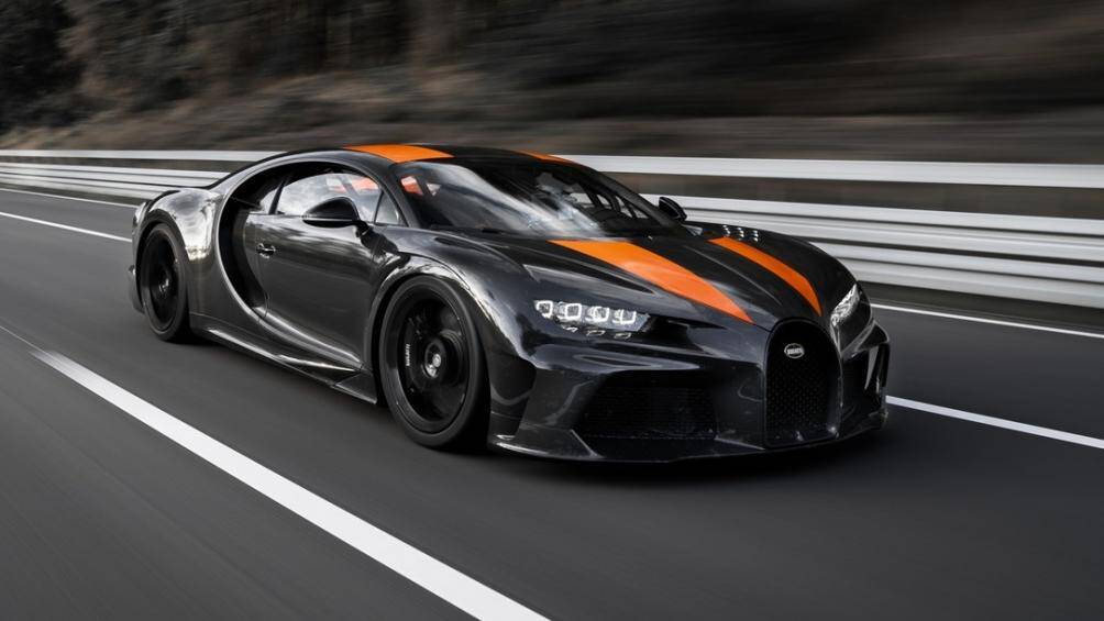 4. Bugatti Chiron Super Sport 300 (vận tốc tối đa: 483 km/h)