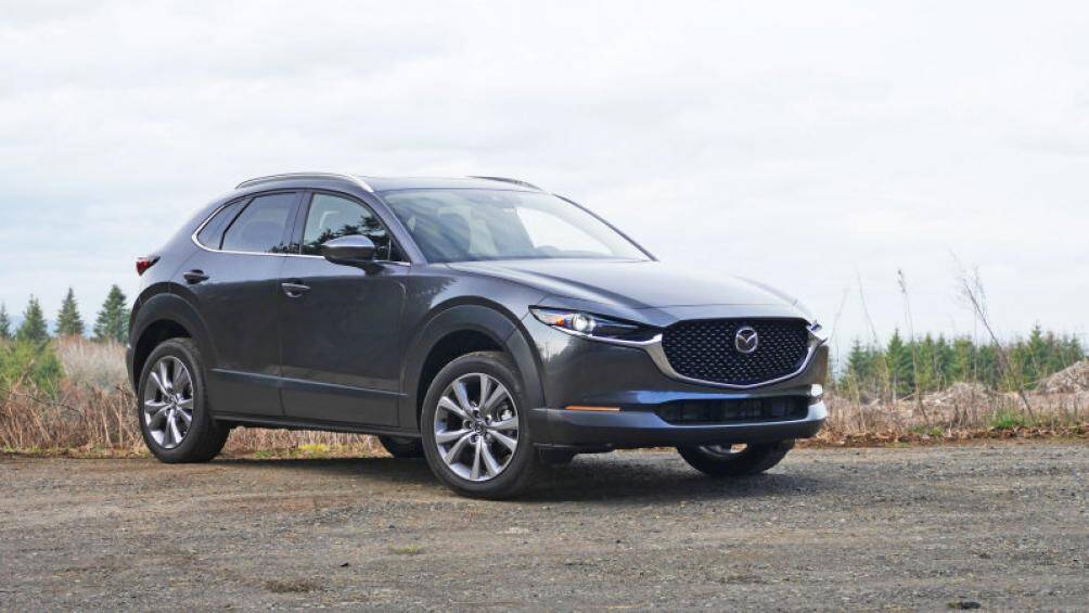 9. Mazda CX-30 2021 (giá khởi điểm: 21.900 USD, điểm tổng thể: 8,2/10)