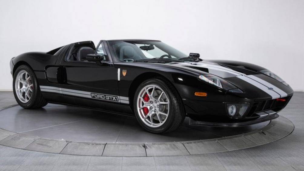 Ford GTX1 là một mẫu siêu xe được sản xuất năm 2005, thiết kế xe được lấy cảm hứng chủ yếu từ những chiếc xe đua Ford GT40 thế hệ trước