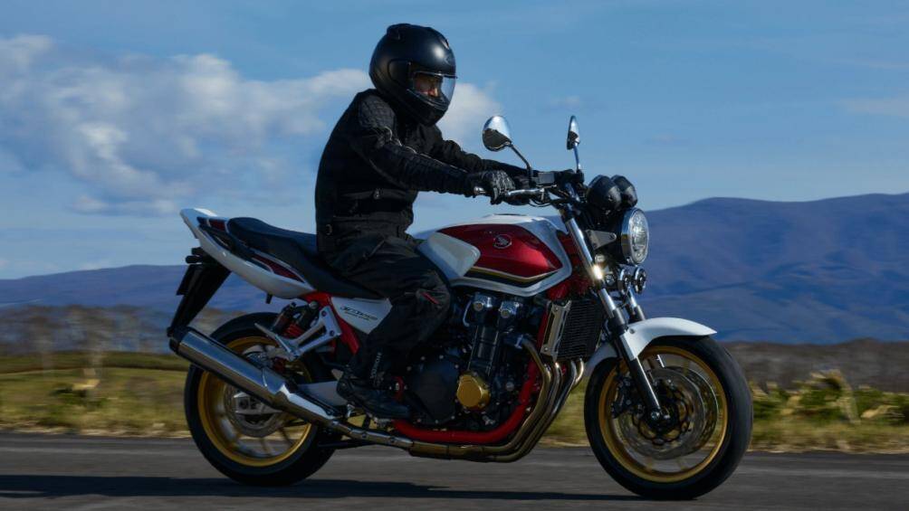 Về thiết bị điện tử, dòng CB1300 sở hữu ba chế độ lái Sport, Standard và Rain