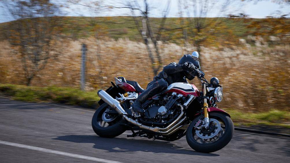 Hệ thống phanh khẩn cấp nhấp nháy liên tục trên đèn phanh phía sau khi xe giảm tốc bất thường