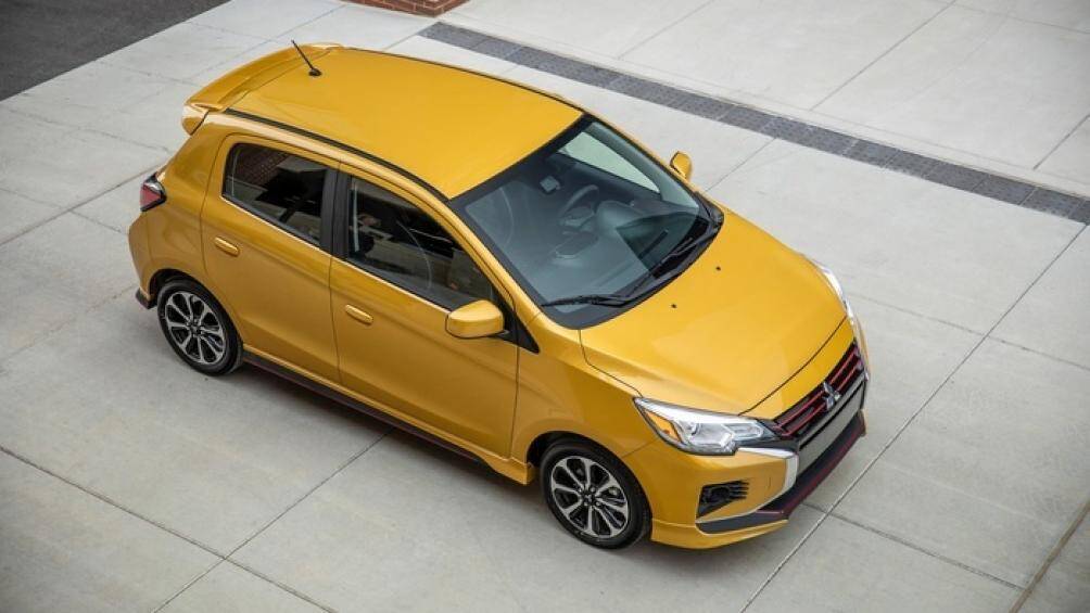 Nằm dưới mui xe là khối động cơ 3 xi-lanh dung tích 1,2 lít quen thuộc, sản sinh ra công suất 78 mã lực và mô-men xoắn 100 Nm