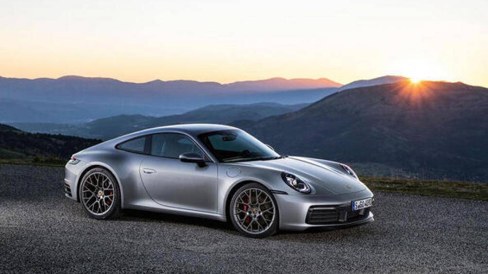 4. Porsche 911: Giảm 36% giá trị