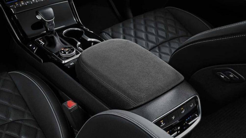 Mohave 2021 có 3 phiên bản tại Hàn Quốc, giá bán bắt đầu từ 48,69 triệu won (tương đương 1,02 tỷ đồng) cho bản Platinum