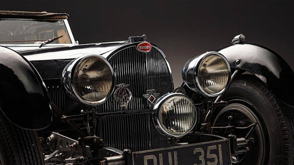 Lớp sơn đen của chiếc xe ở trong tình trạng gần như hoàn hảo