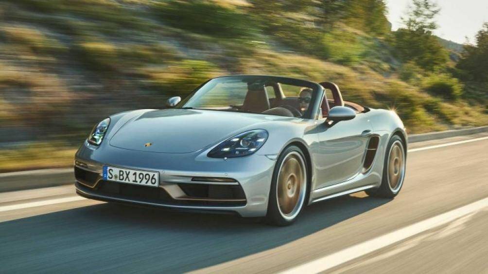 Để đánh dấu kỉ niệm sinh nhật lần thứ 25 cho mẫu xe thể thao Boxster của mình, Porsche đã ra mắt phiên bản đặc biệt mang tên "Boxster 25"