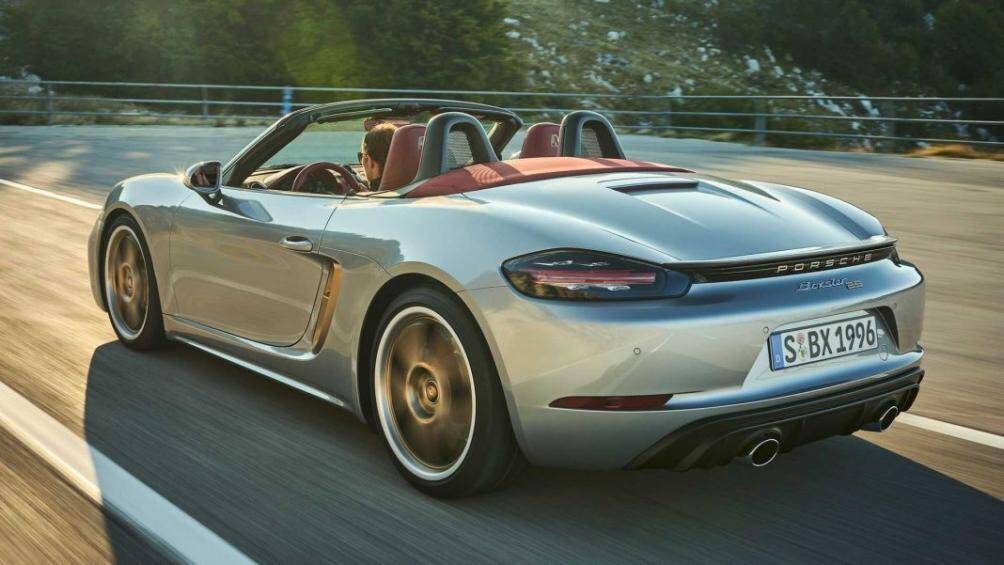 Chiếc Boxster Concept lần đầu được giới thiệu vào năm 1993 tại triển lãm Detroit, Mỹ. Phiên bản kỉ niệm này cũng chỉ được mở bán tại Mỹ