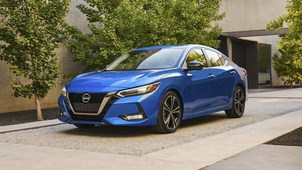 10. Nissan Sentra (giá: 19.310-21.650 USD)