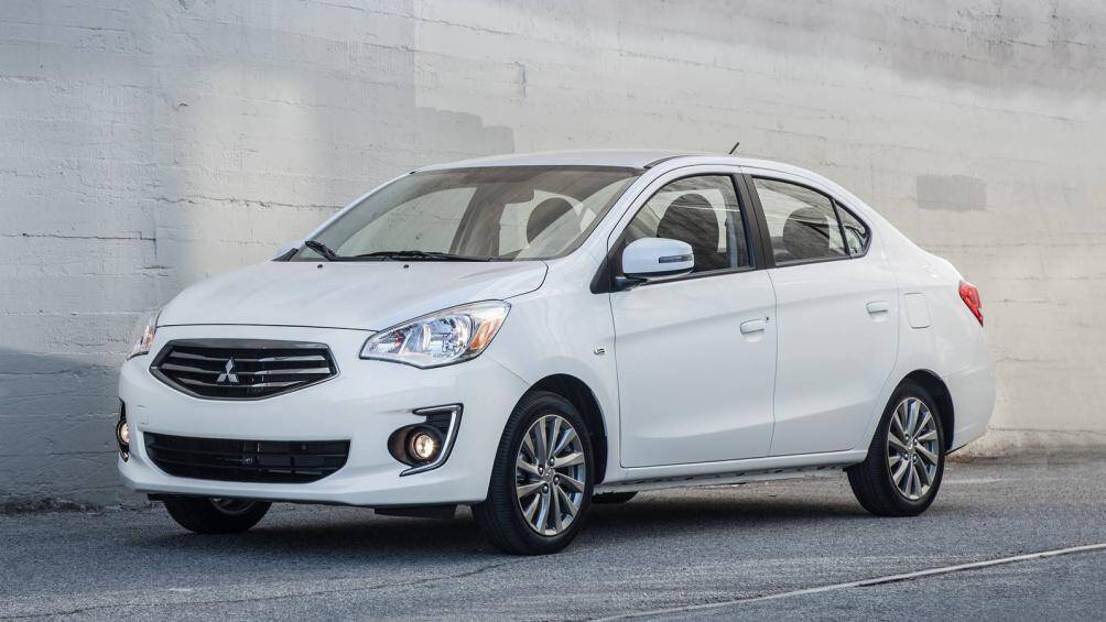 2. Mitsubishi Mirage G4 (giá: 15.295-18.195 USD)