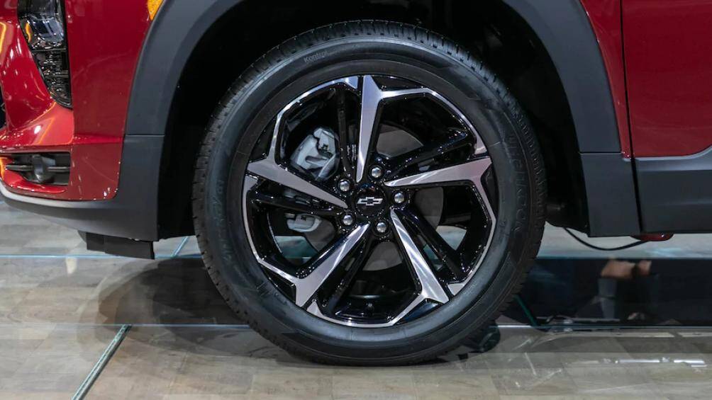 Phiên bản thể thao RS trang bị động cơ 1.3 lít tăng áp, công suất cực đại 155 mã lực