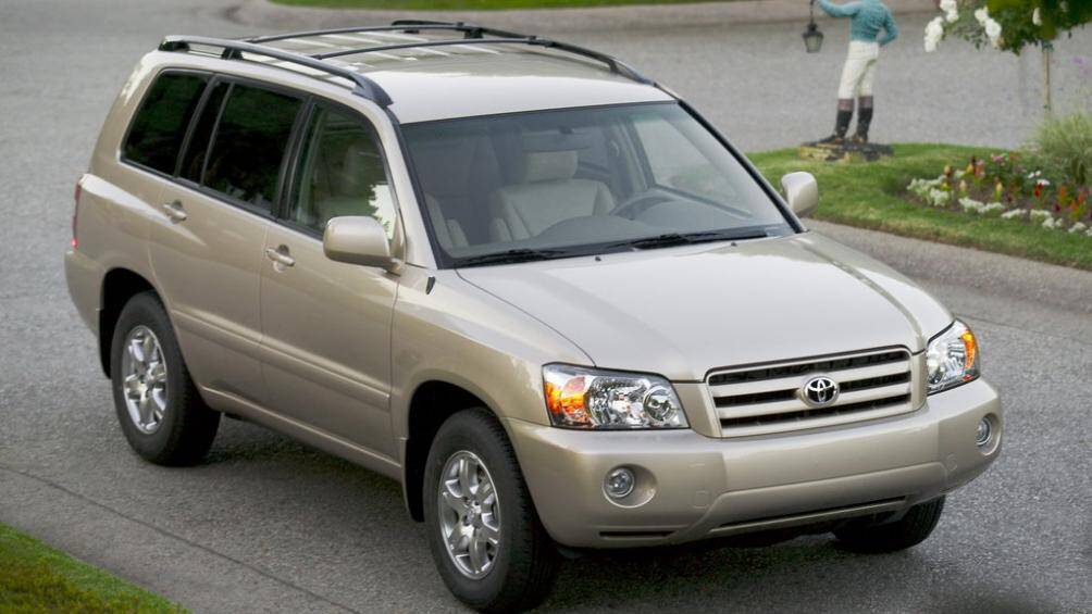 1. Toyota Highlander (18,5% chủ sở hữu sử dụng xe từ 15 năm trở lên, cao hơn 2,5 lần so với mức trung bình)