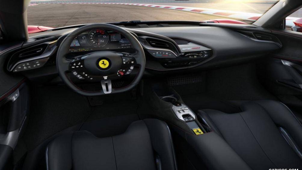 Vô lăng của Ferrari SF90 Stradale tích hợp nút eManettino để người lái chọn 4 chế độ vận hành mới