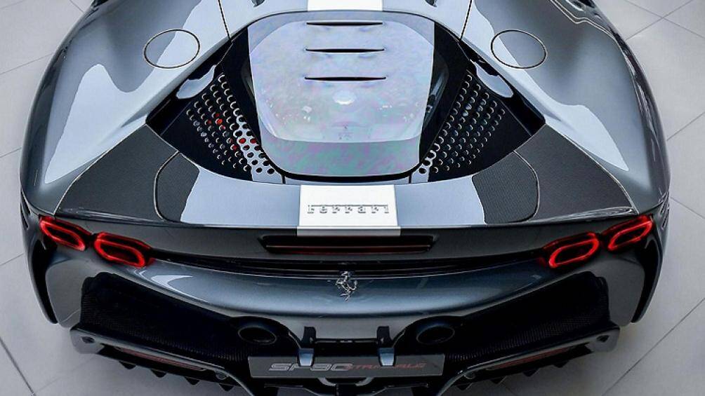 Kết hợp thêm với hệ thống hybrid bao gồm 3 mô-tơ điện có tổng công suất 217 mã lực, siêu xe này sẽ có tổng công suất tối đa lên đến 1.000 mã lực