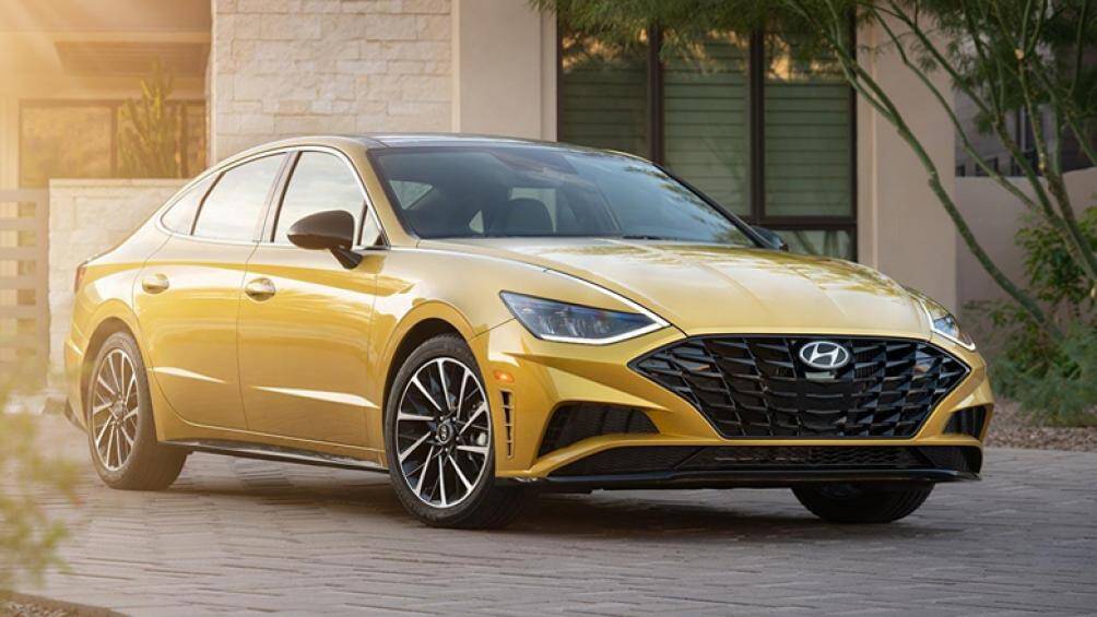 3. Hyundai Sonata (giá khởi điểm: 24.595 USD)
