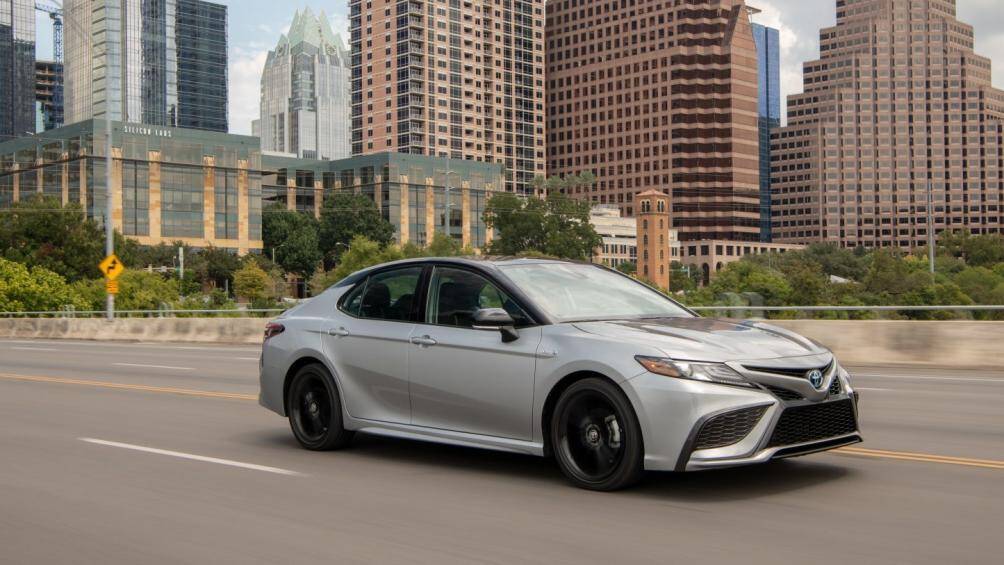 4. Toyota Camry (giá khởi điểm: 25.965 USD)