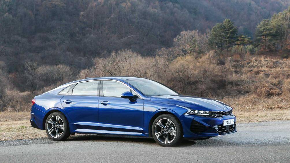 5. Kia K5 (giá khởi điểm: 24.455 USD)