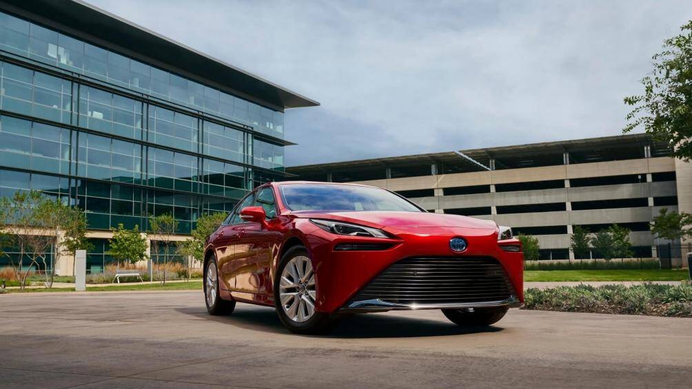 8. Toyota Mirai (giá khởi điểm: 50.455 USD)