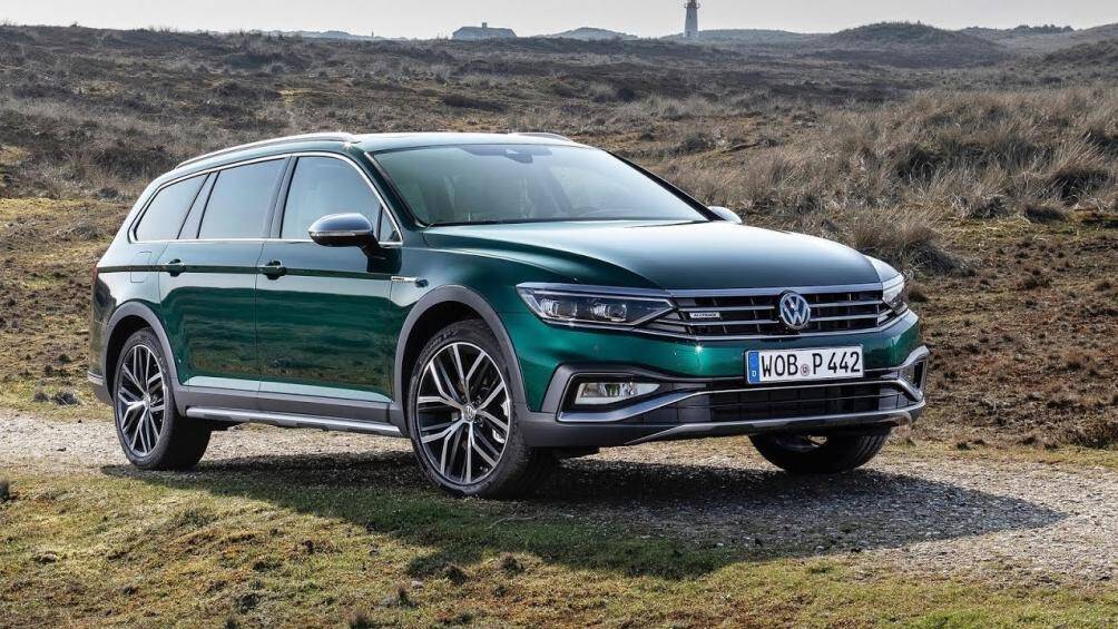 9. Volkswagen Passat (giá khởi điểm: 24.990 USD)