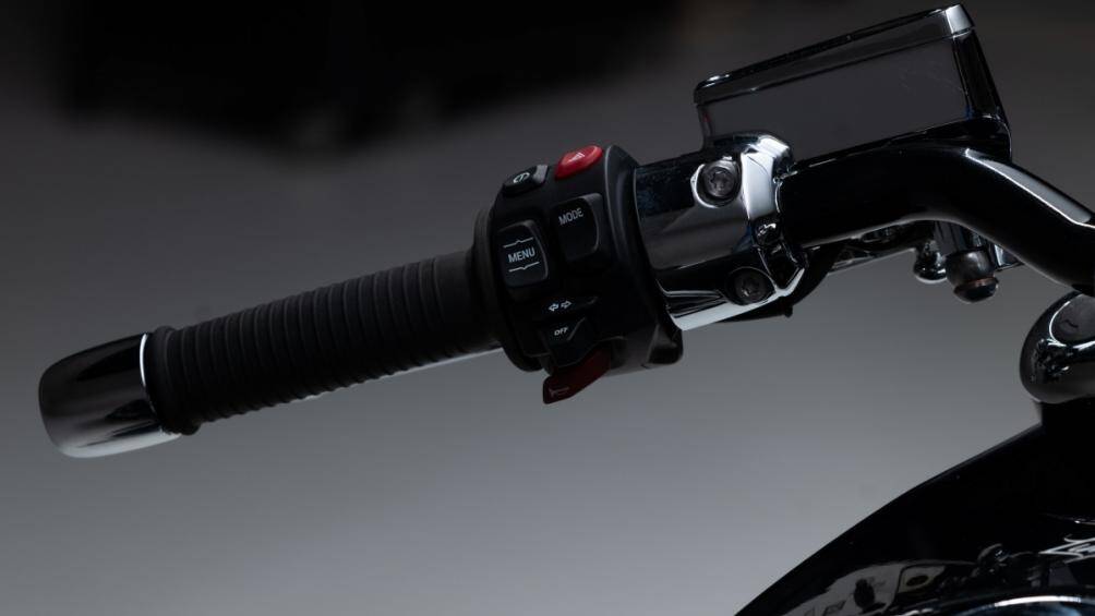 Nút công tắc điều khiển trên xe