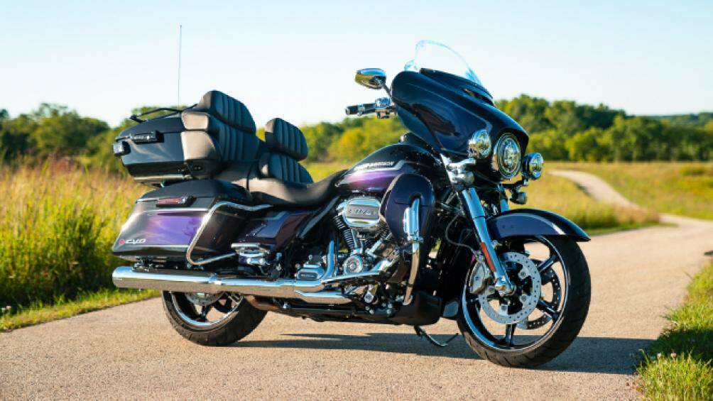 Trong khi đó, Harley-Davidson CVO có tới 4 phiên bản gồm CVO Limited, CVO Street Gilde, CVO Road Glide, và CVO Tri Glide