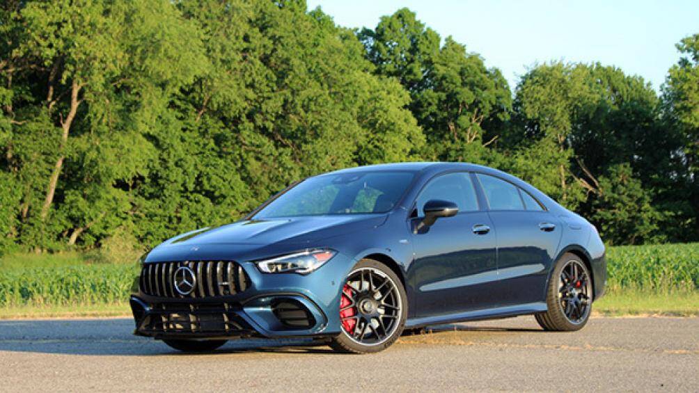 1. Mercedes-AMG CLA 45 2021 (giá khởi điểm: 55.350 USD)