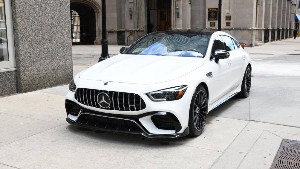 3. Mercedes-AMG GT 63 S 2020 (giá khởi điểm: 161.200 USD)