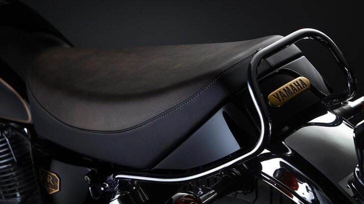 Yamaha SR400 Final Edition có giá khởi điểm 605.000 Yên(135 triệu đồng), Yamaha SR400 Final Edition Limited có giá 748.000 Yên (166 triệu đồng)