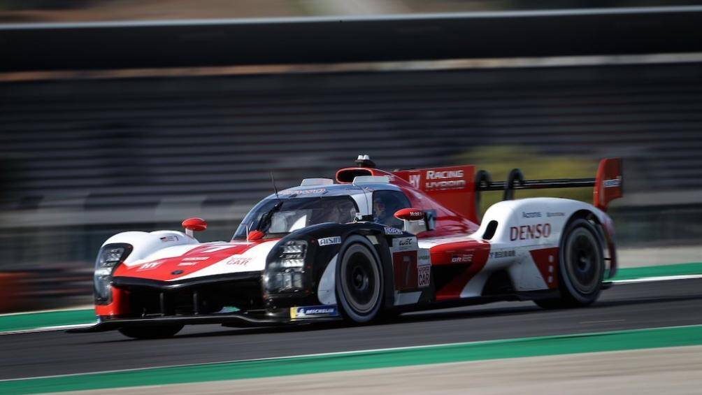Do phải đáp ứng những điều luật mà Liên đoàn đua ô tô Thế giới (FIA) đề xuất, GR010 Hybrid buộc phải giới hạn sức mạnh chỉ còn 670 mã lực