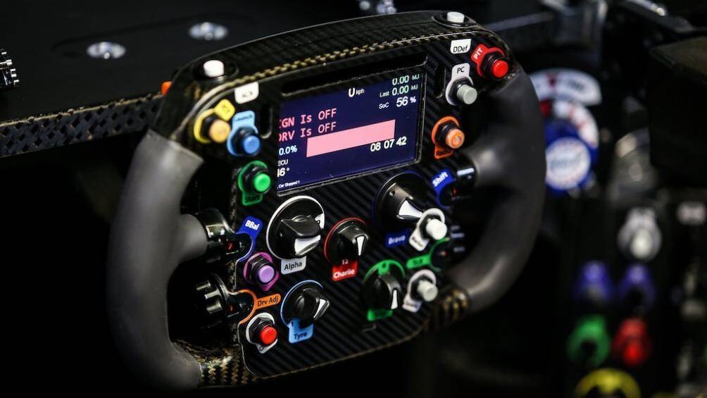 GR010 Hybrid sẽ chỉ có cánh gió sau có thể điều chỉnh được để thích ứng với các yêu cầu của các đường đua khác nhau